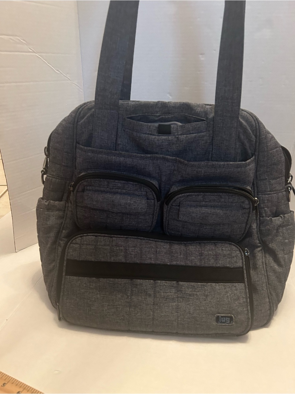 LUG PUDDLE JUMPER OVERNIGHT/ GYM BAG
GRAY
